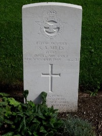 Klagenfurt War Cemetery - Mills, Stanley Antony